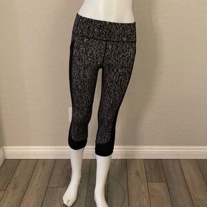 Lululemon Fit Physique Cropped Jacquard Mesh Leggings Size 6